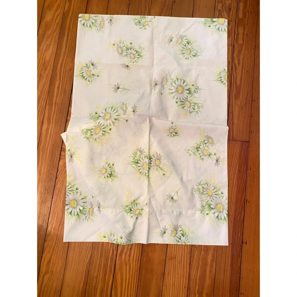 Vtg 70's Daisy‎ Floral Pillowcases Set of 2 White Yellow Green Cottagecore Retro
